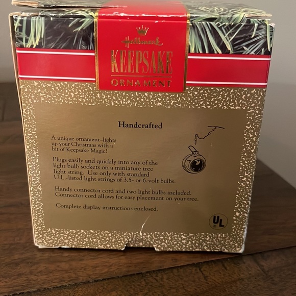 Two Hallmark Magic Light Ornaments - Picture 5 of 9